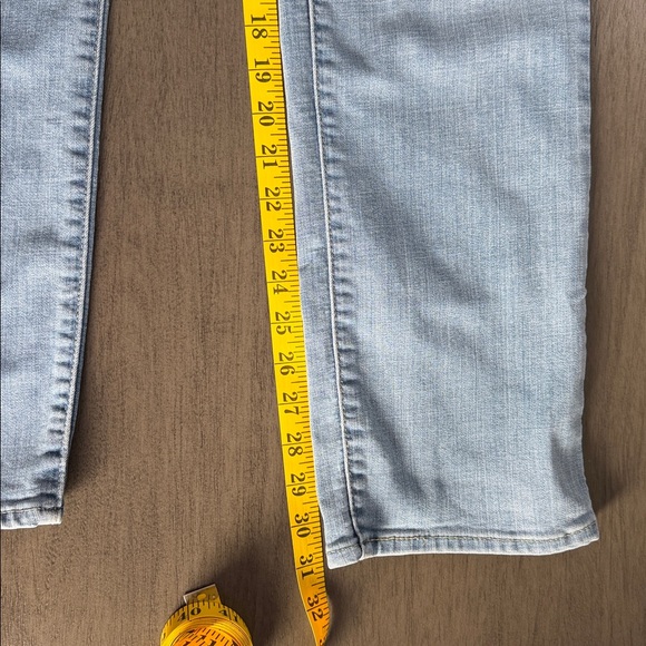 Levi’s Classic Straight Jeans Women’s Size 8 Light Wash - Picture 8 of 11